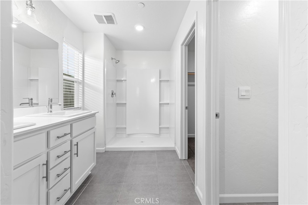 296 Grand Canyon Ct, Merced, CA 95341