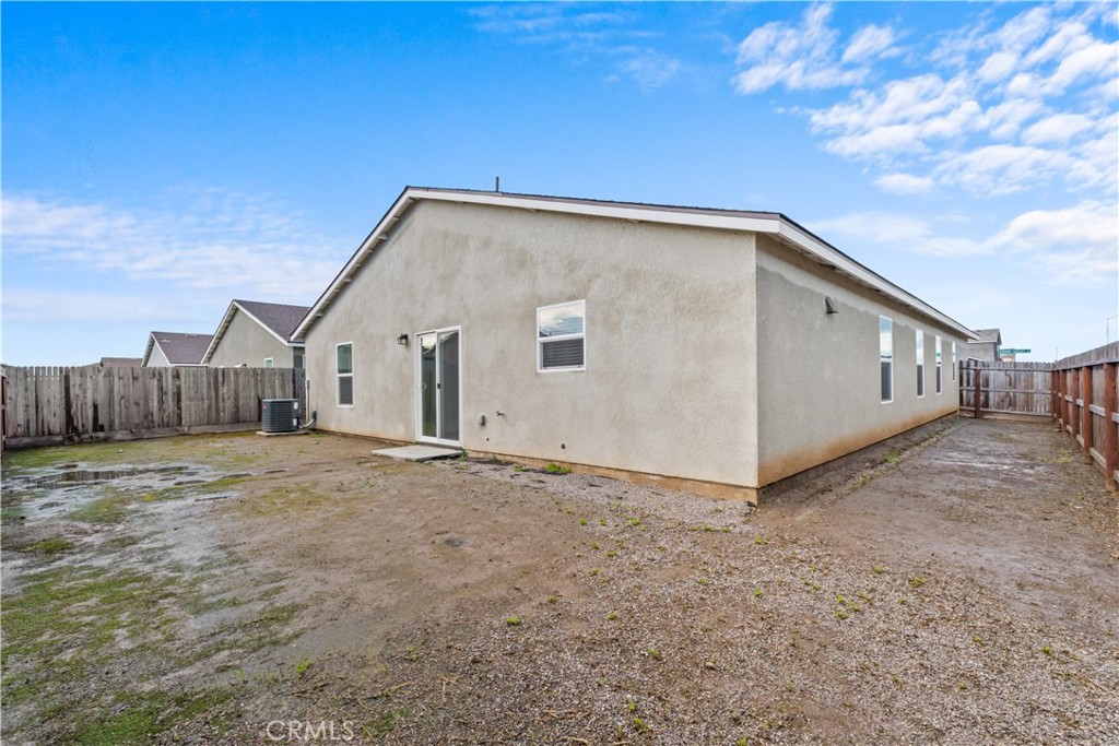 296 Grand Canyon Ct, Merced, CA 95341