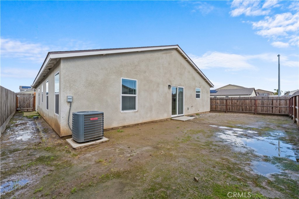 296 Grand Canyon Ct, Merced, CA 95341