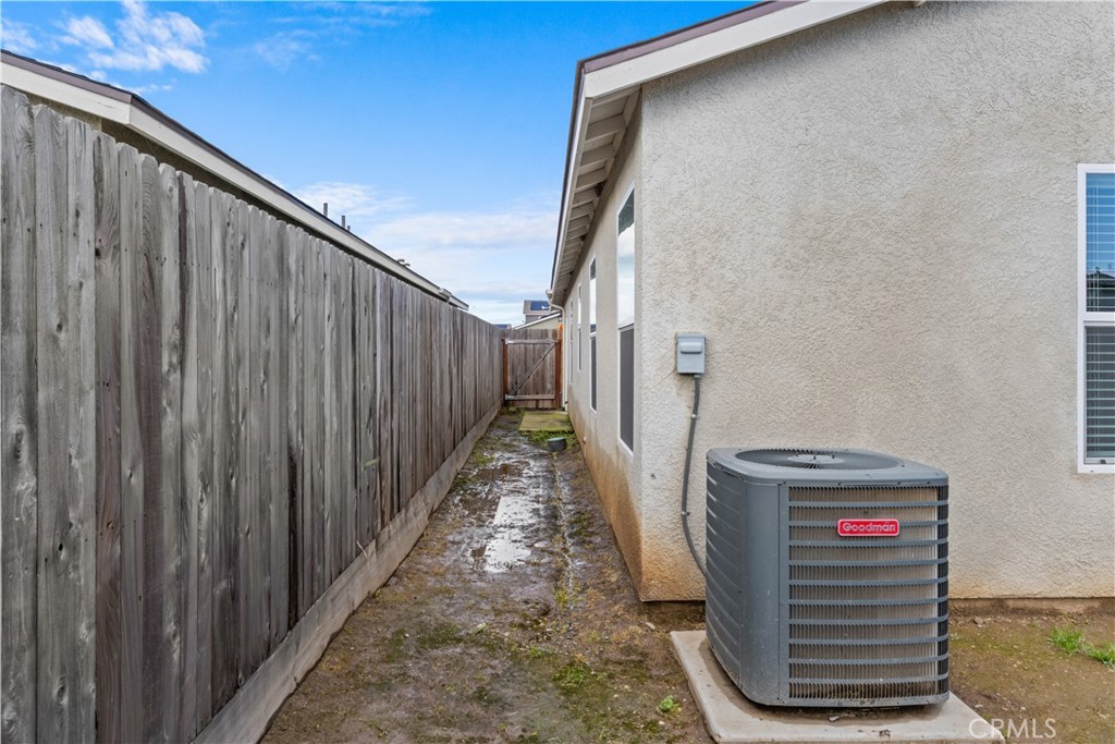 296 Grand Canyon Ct, Merced, CA 95341