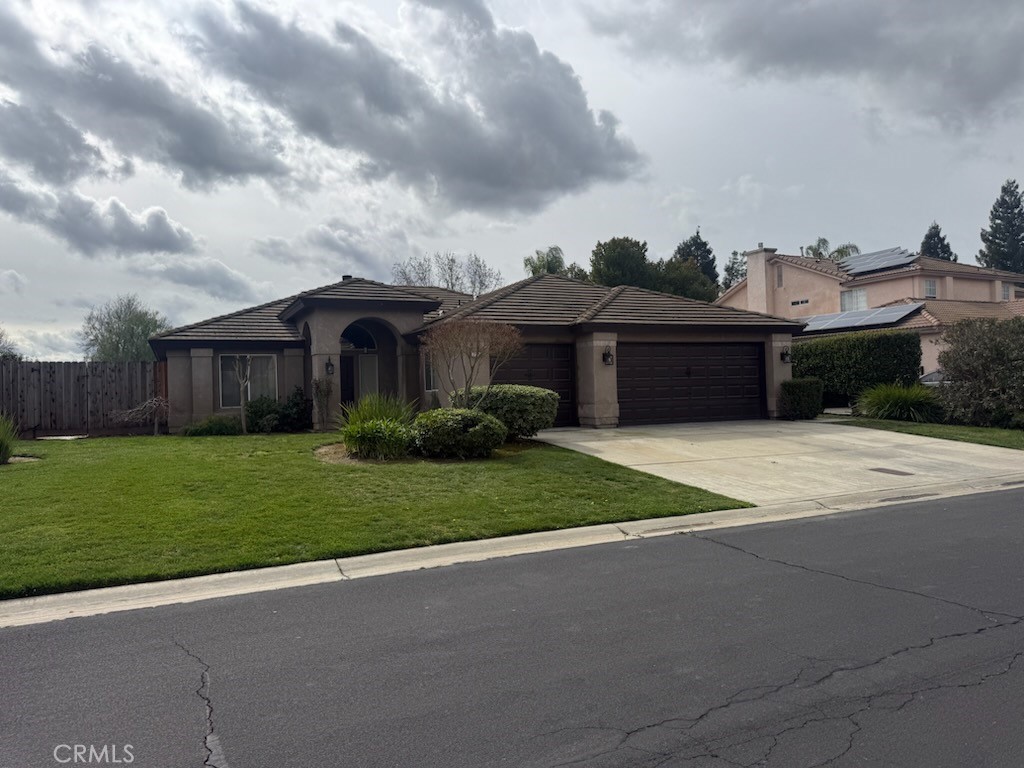 7290 Edgewater, Chowchilla, CA 93610