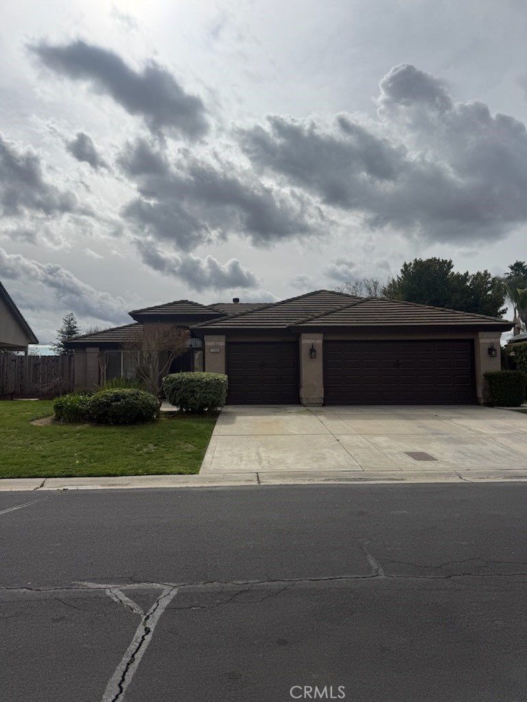 7290 Edgewater, Chowchilla, CA 93610