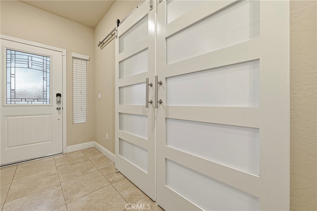 713 Ironstone Dr, Merced, CA 95348