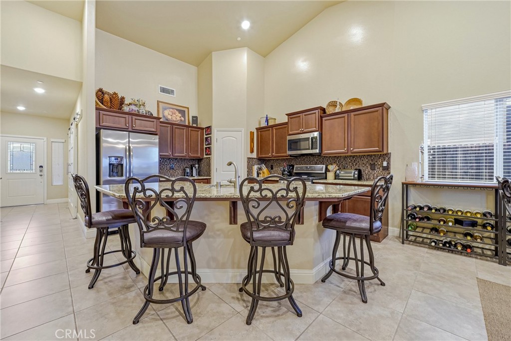 713 Ironstone Dr, Merced, CA 95348