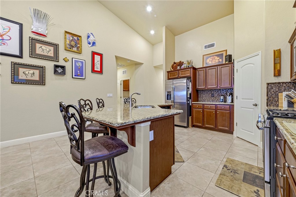 713 Ironstone Dr, Merced, CA 95348