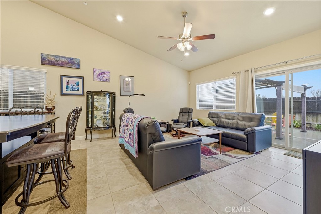 713 Ironstone Dr, Merced, CA 95348