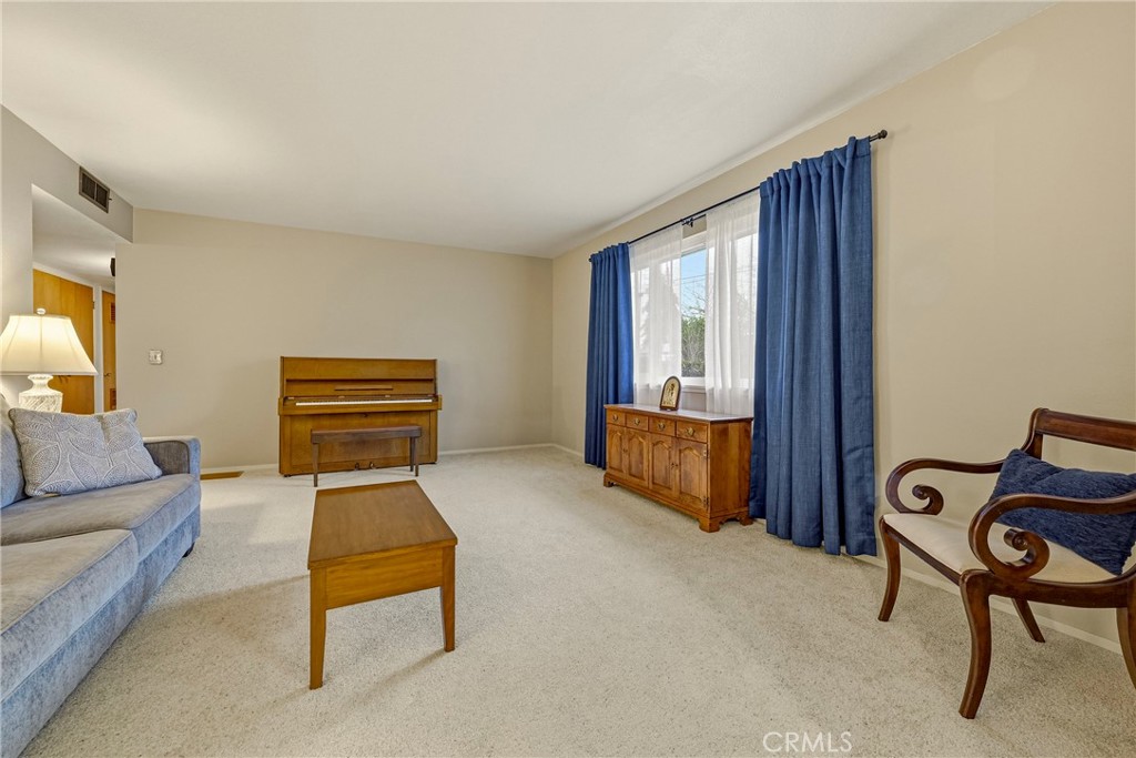 3279 Laura Ave, Merced, CA 95340