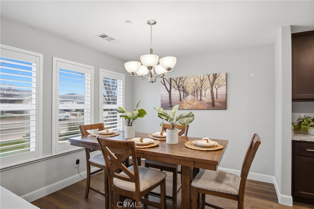 576 Janell Ct, Merced, CA 95341