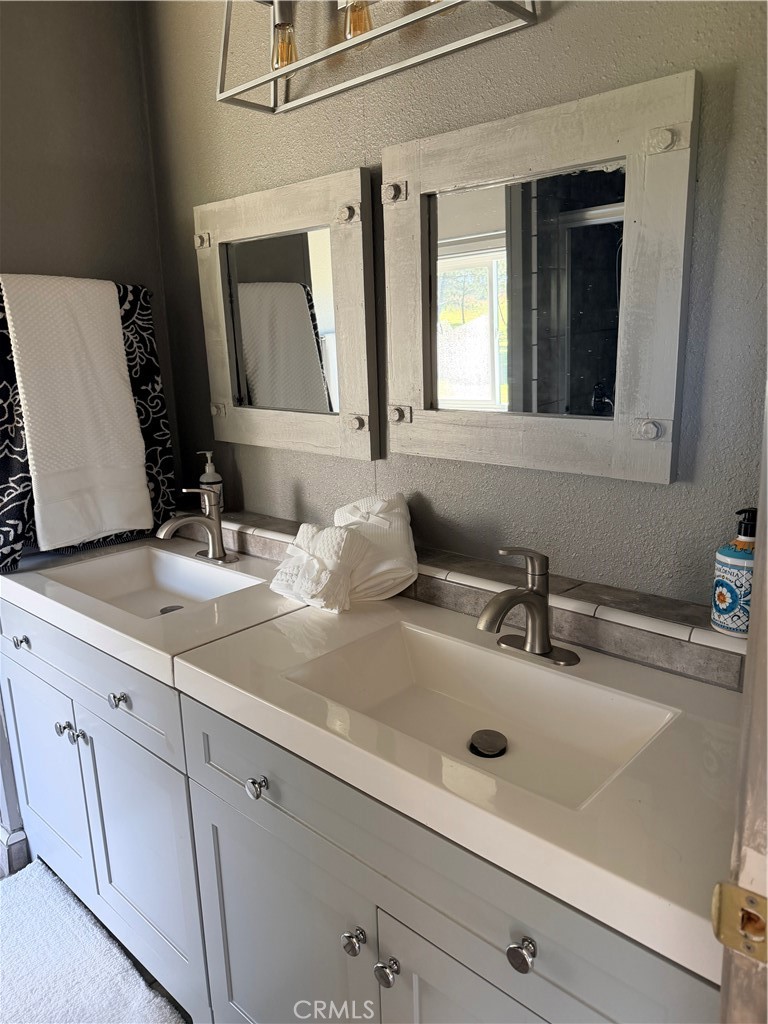 9570 Banderilla, La Grange, CA 95329