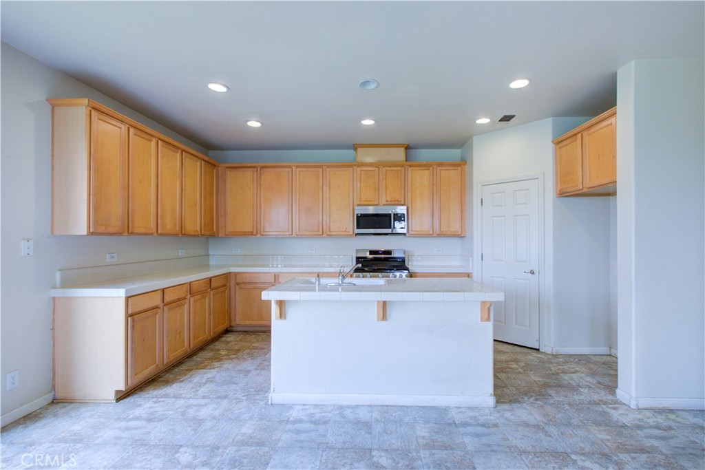 6511 Mello Ct, Winton, CA 95388