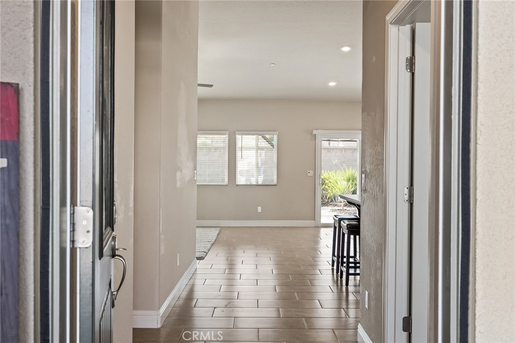 701 Strada, Lemoore, CA 93245