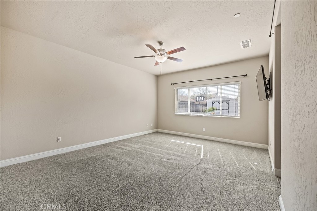 701 Strada, Lemoore, CA 93245