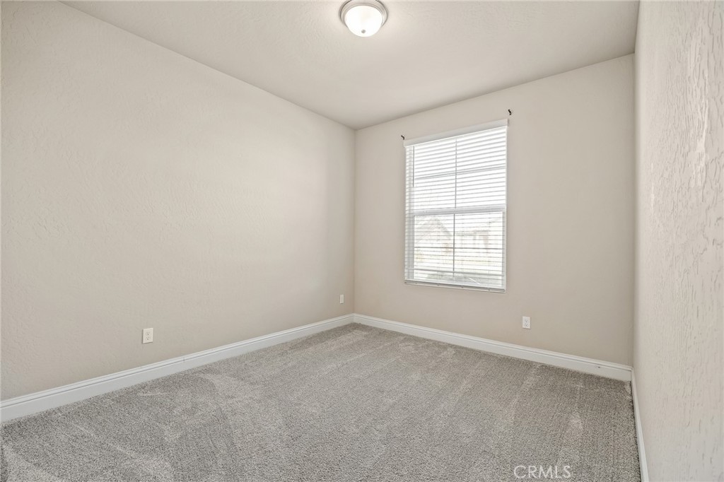 701 Strada, Lemoore, CA 93245