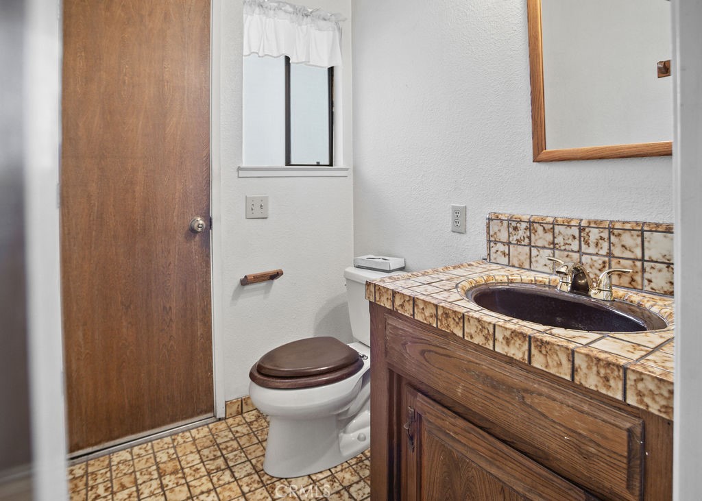 1184 Farmland Ave, Merced, CA 95340