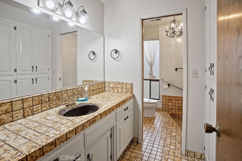 1184 Farmland Ave, Merced, CA 95340