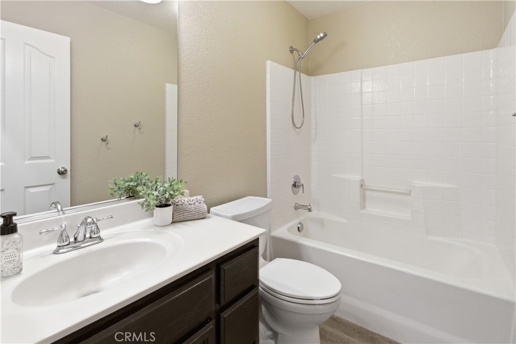 2089 Patriotic Dr, Atwater, CA 95301