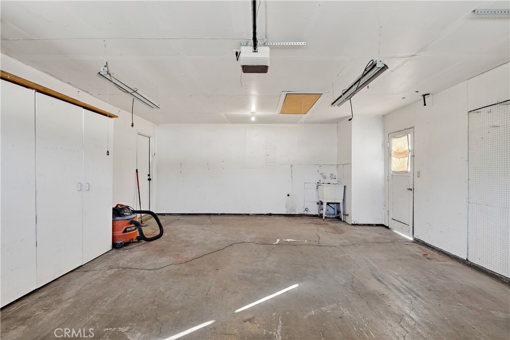 892 Amador Ct, Merced, CA 95340