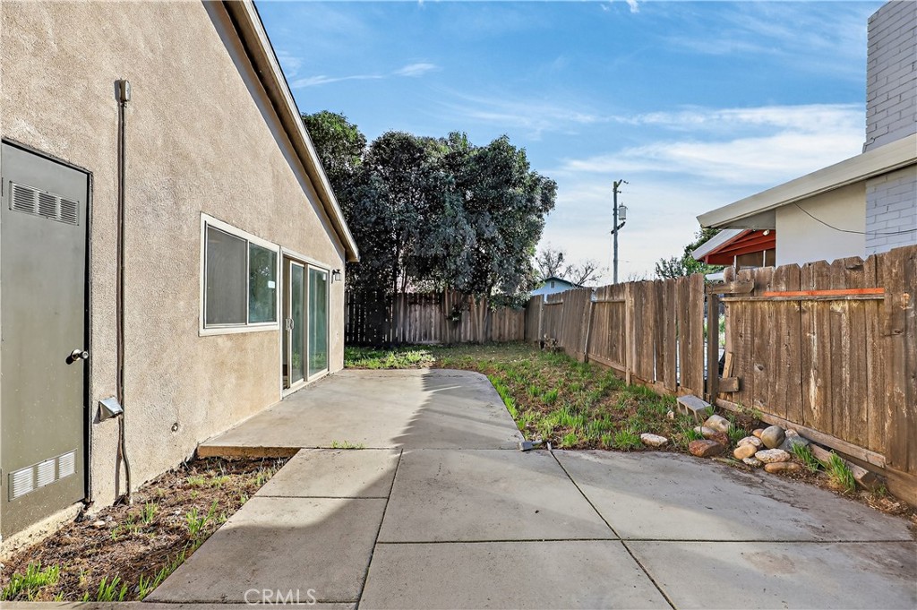 892 Amador Ct, Merced, CA 95340