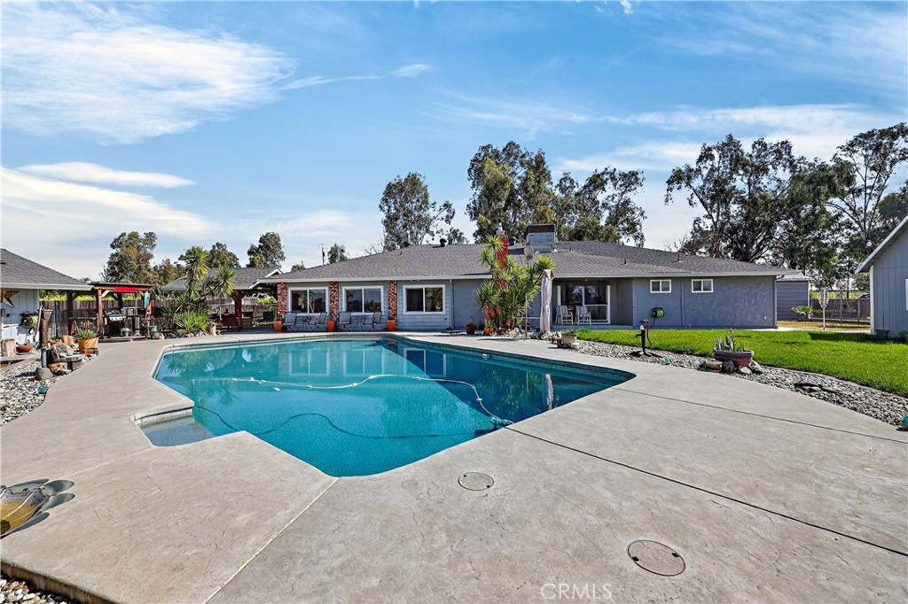 3969 Hatch Rd, Merced, CA 95340