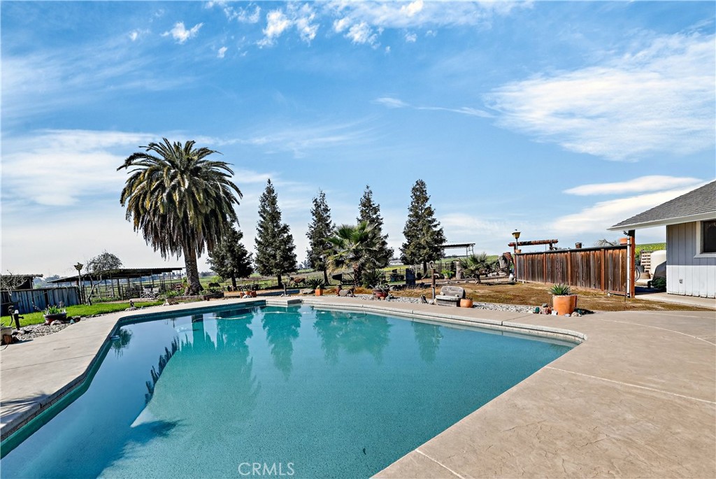 3969 Hatch Rd, Merced, CA 95340