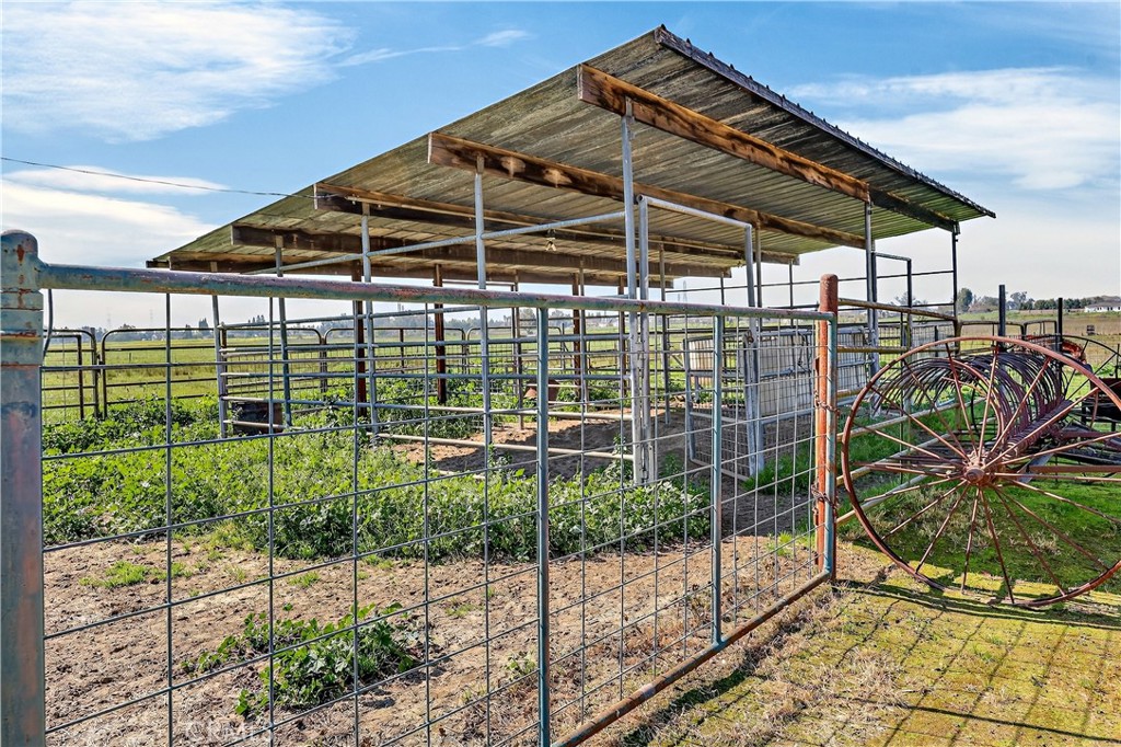 3969 Hatch Rd, Merced, CA 95340