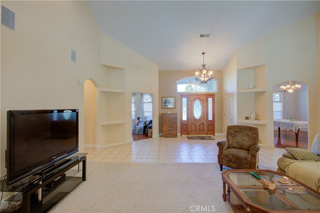 5261 Lucille Ln, Atwater, CA 95301