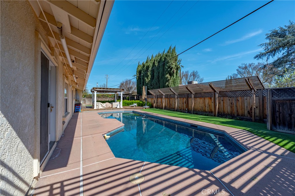 1282 Carolina, Merced, CA 95340