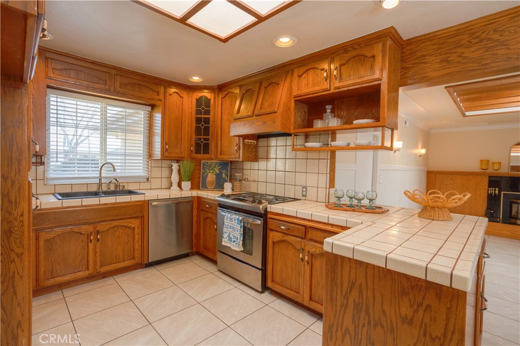 544 Seminole Dr, Merced, CA 95340