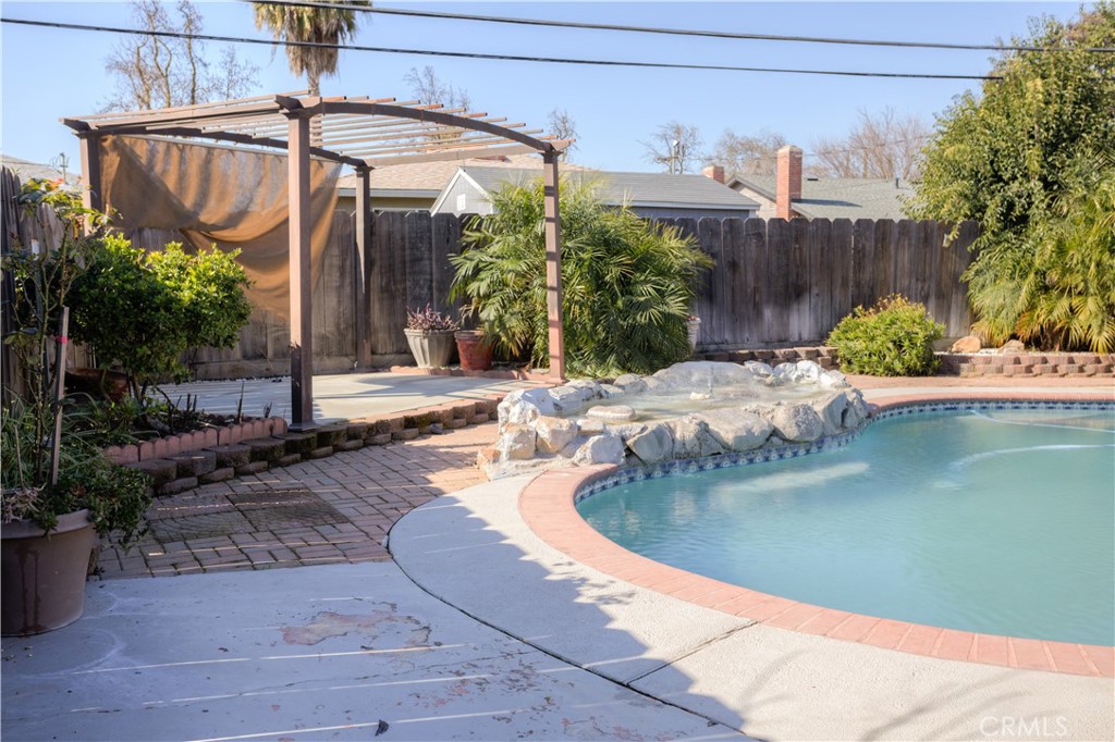 544 Seminole Dr, Merced, CA 95340