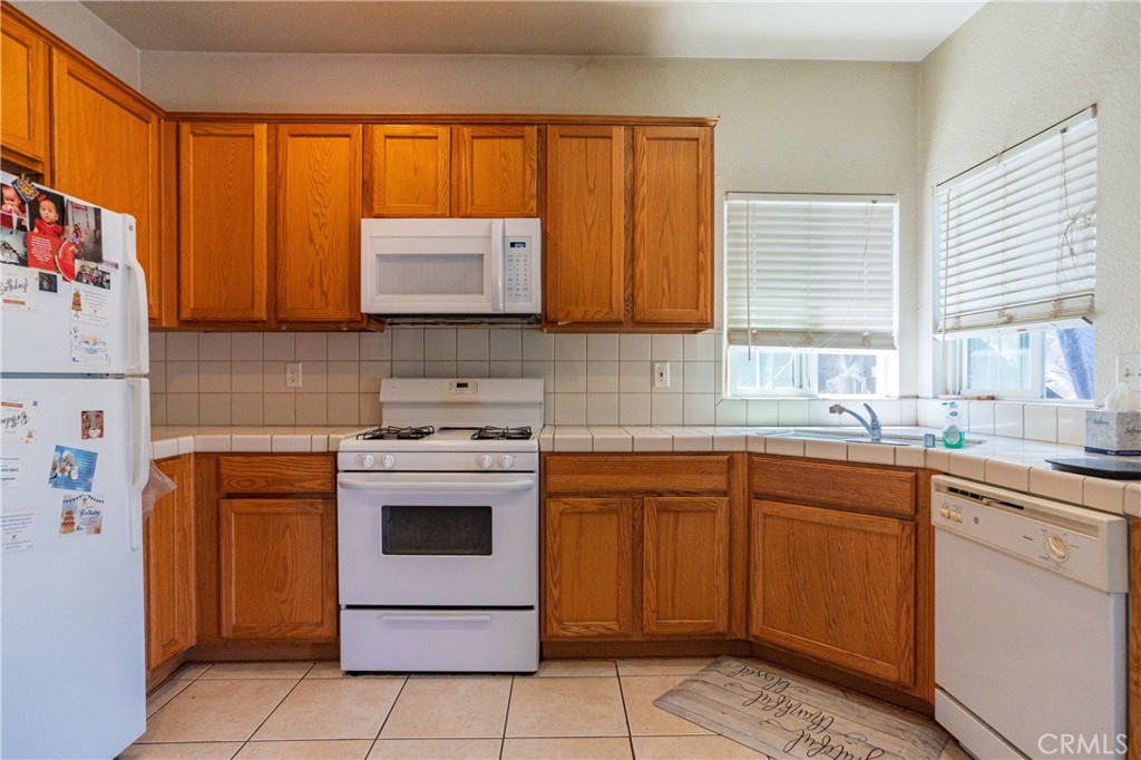 123 Manzanita Ave, Merced, CA 95341