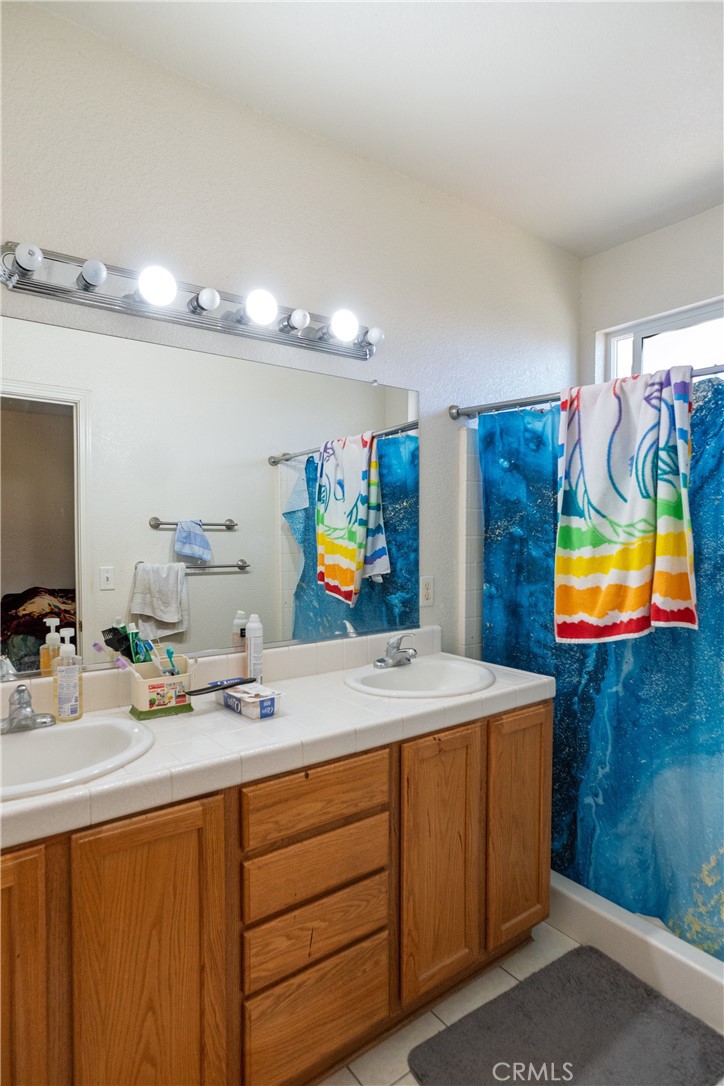 123 Manzanita Ave, Merced, CA 95341