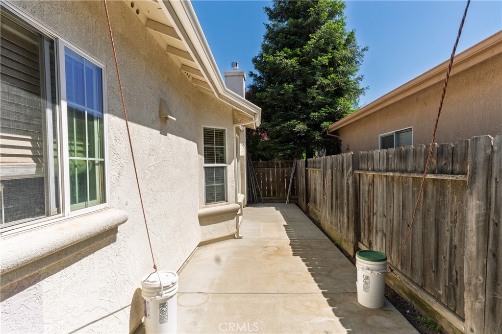 123 Manzanita Ave, Merced, CA 95341