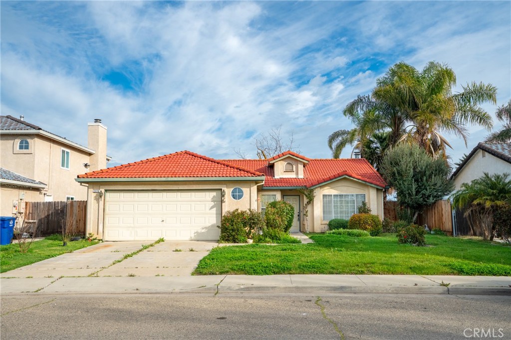 2326 Santos St, Dos Palos, CA 93620