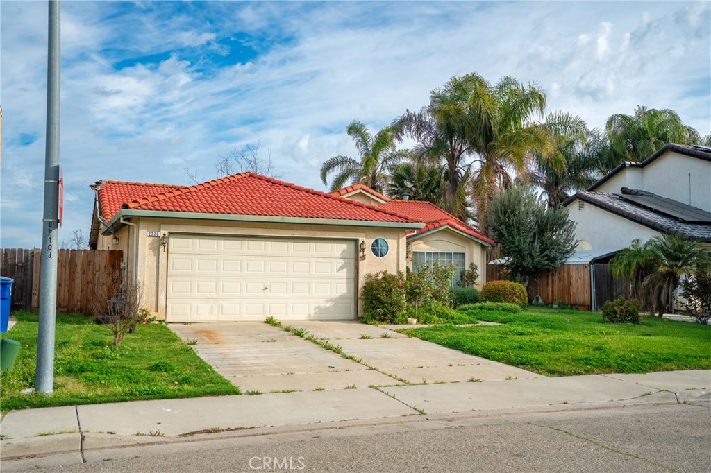 2326 Santos St, Dos Palos, CA 93620