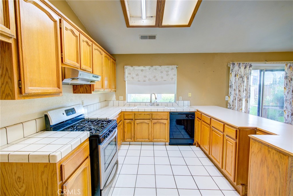 2326 Santos St, Dos Palos, CA 93620