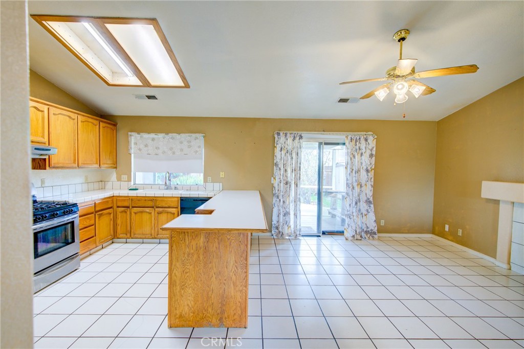 2326 Santos St, Dos Palos, CA 93620