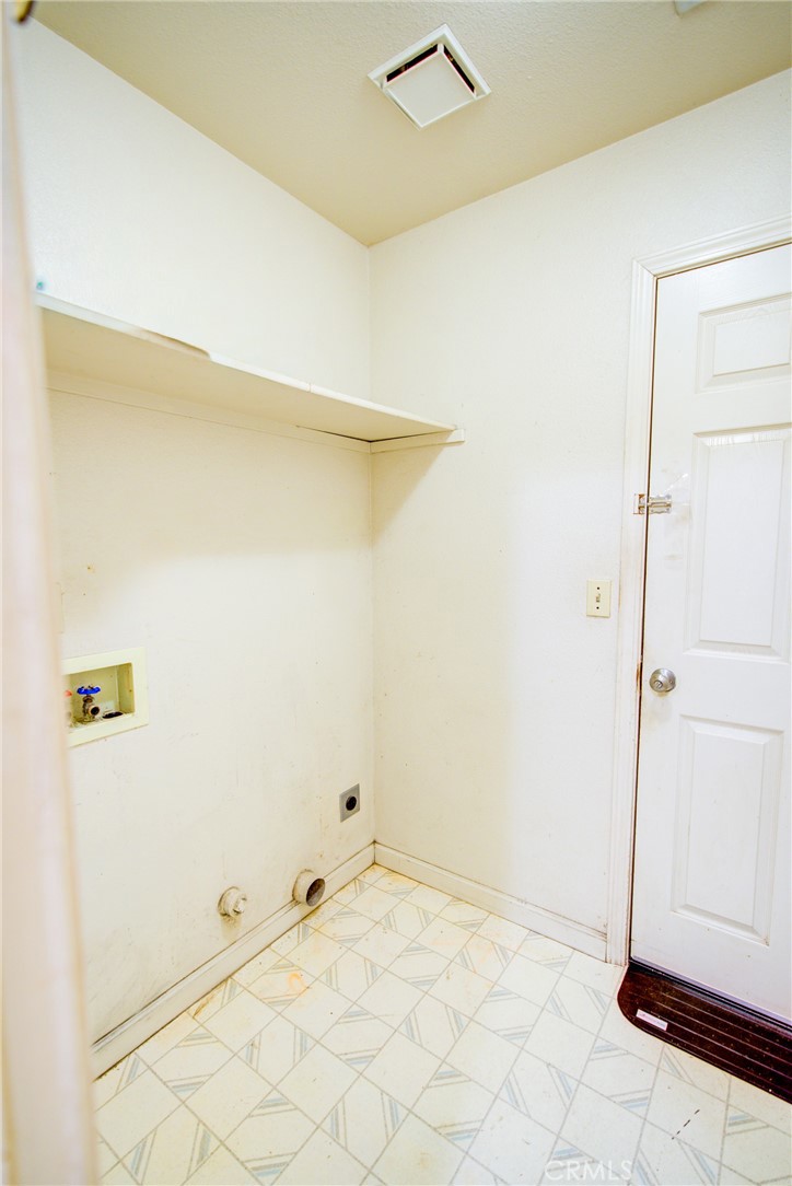 2326 Santos St, Dos Palos, CA 93620