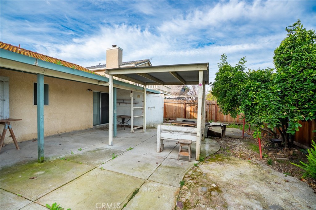 2326 Santos St, Dos Palos, CA 93620