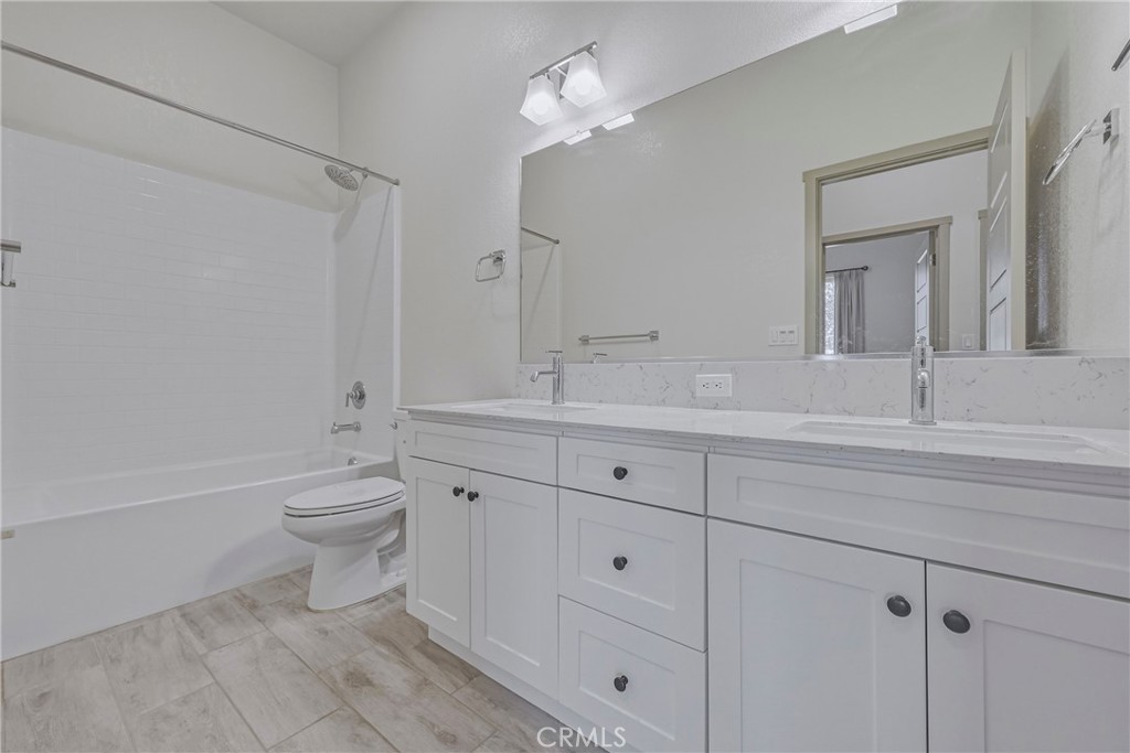 2446 Valverde Dr, Merced, CA 95340