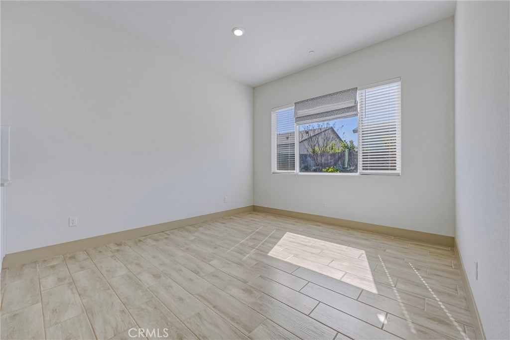 2446 Valverde Dr, Merced, CA 95340