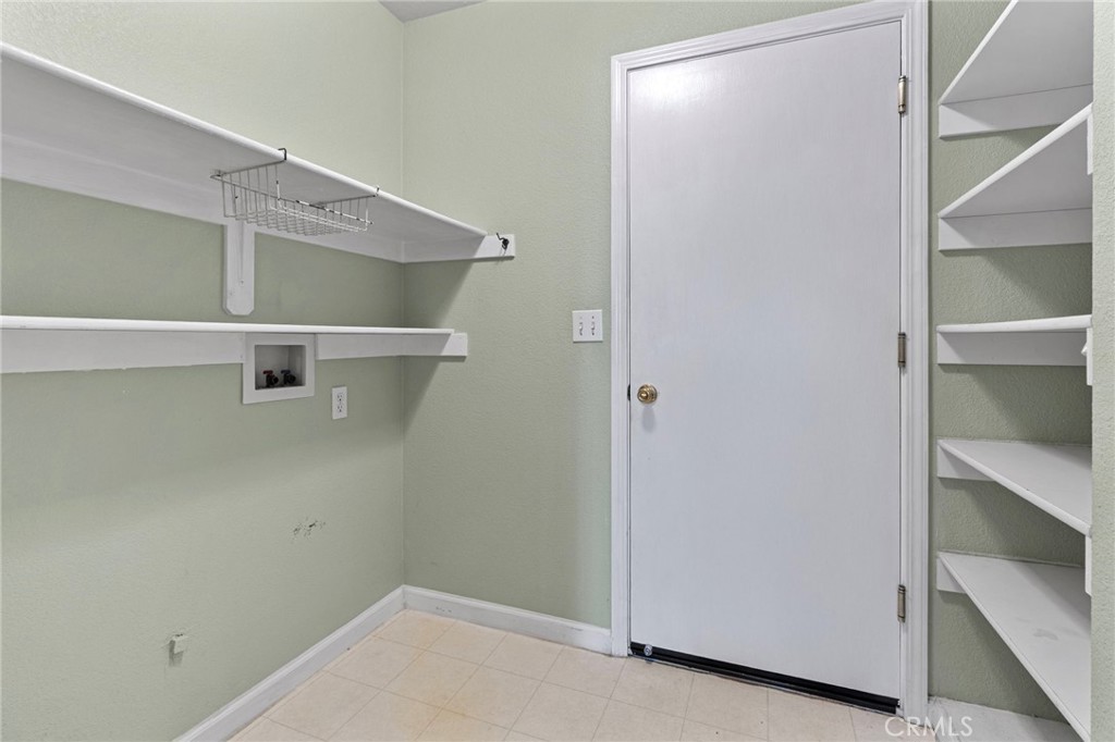 2887 Evergreen Ct, Livingston, CA 95334