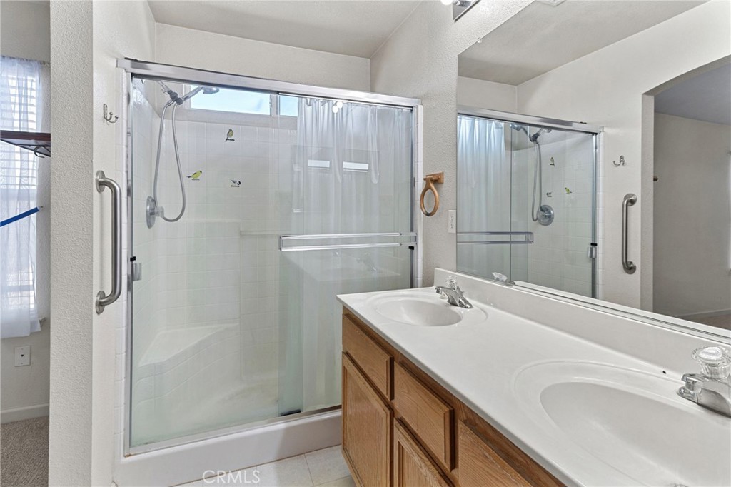 2887 Evergreen Ct, Livingston, CA 95334