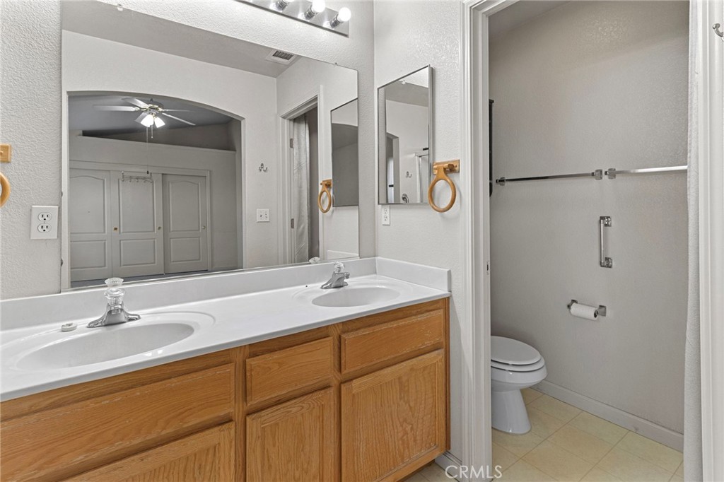 2887 Evergreen Ct, Livingston, CA 95334