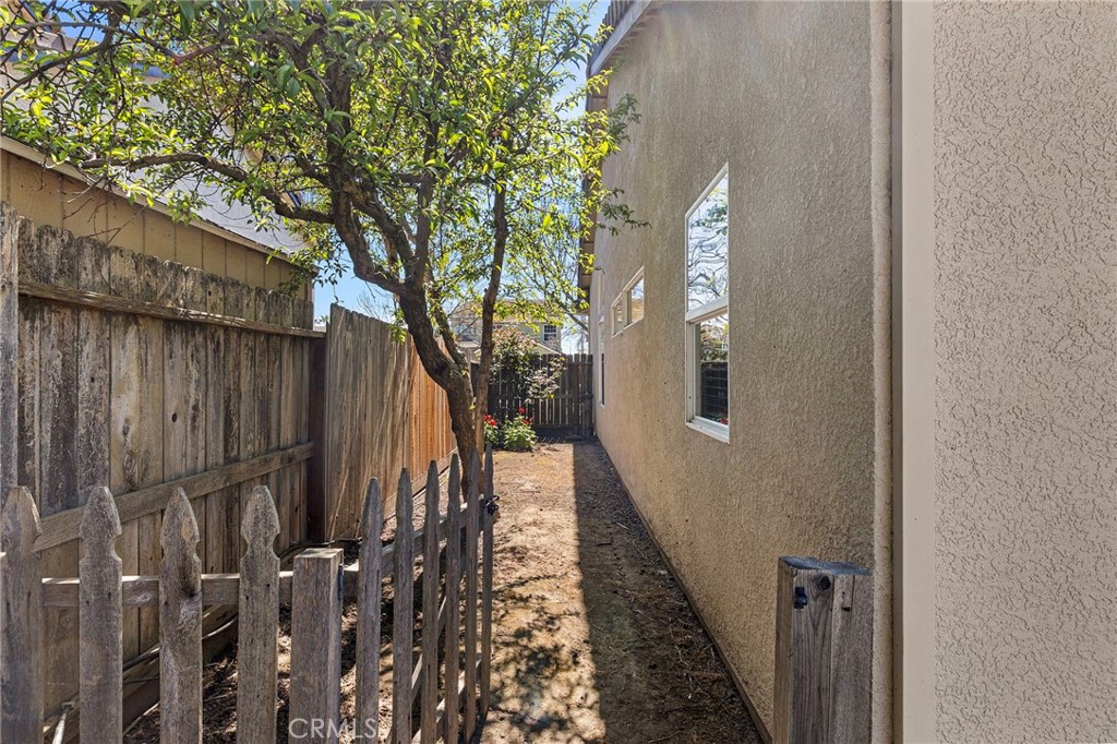 2887 Evergreen Ct, Livingston, CA 95334