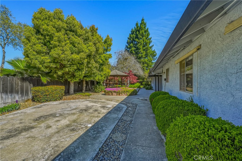 2411 Bluegrass Ln, Merced, CA 95340