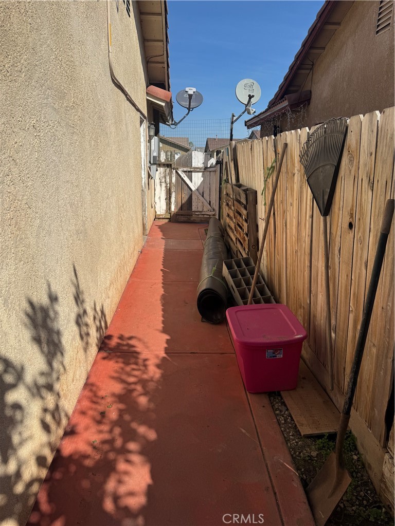 596 St Teresa Ct, Merced, CA 95341