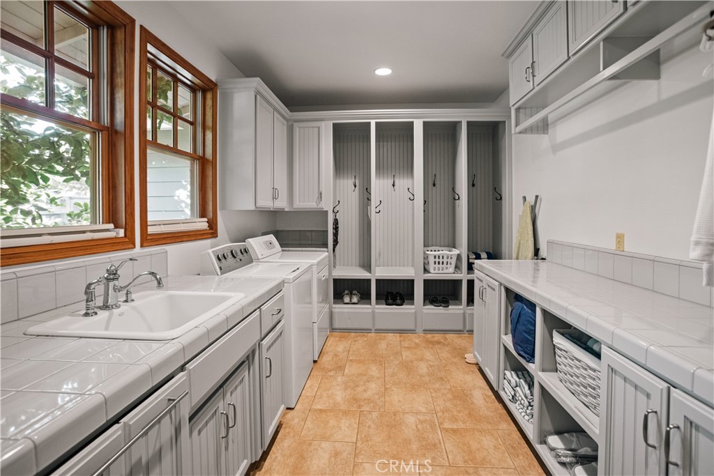 1789 E North Bear Creek, Merced, CA 95340