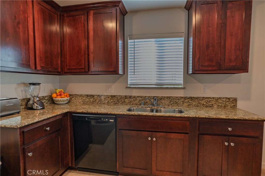 714 Dean Ct, Merced, CA 95341