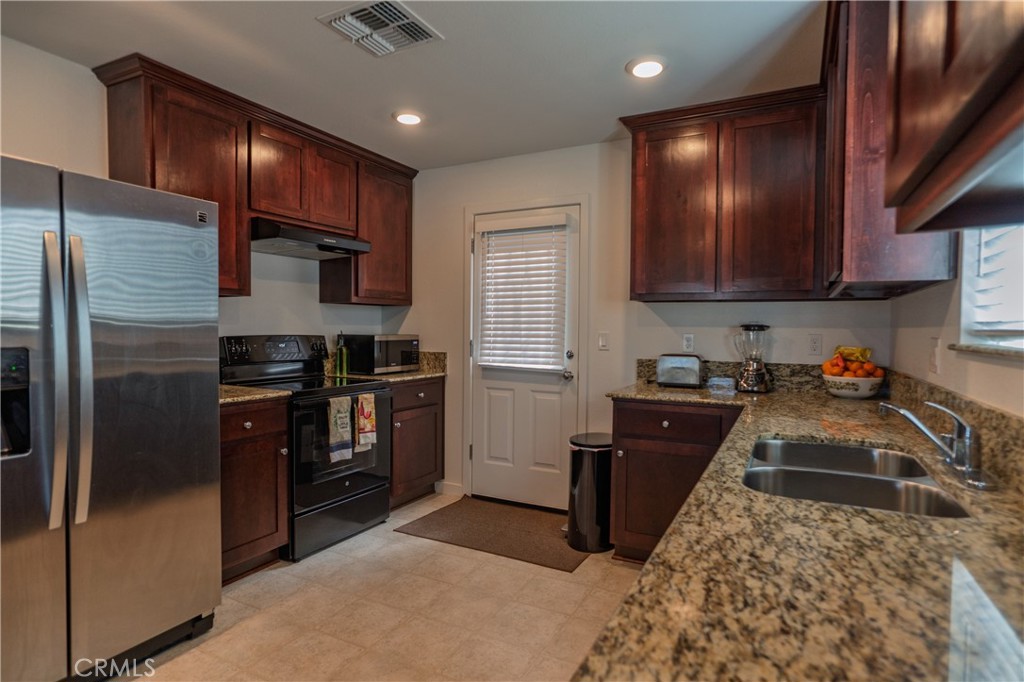 714 Dean Ct, Merced, CA 95341