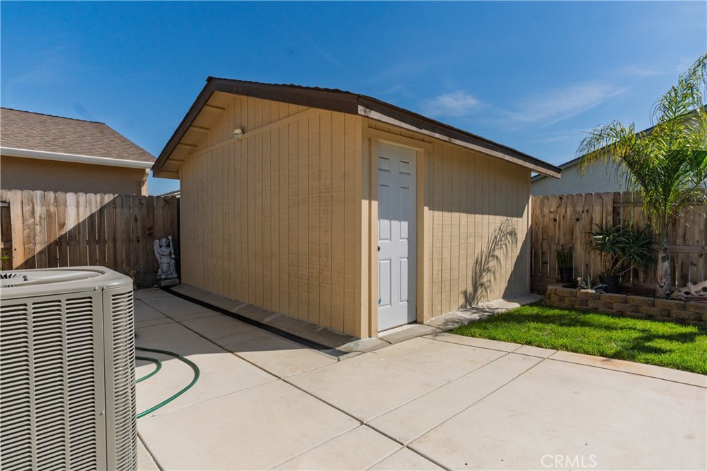 714 Dean Ct, Merced, CA 95341